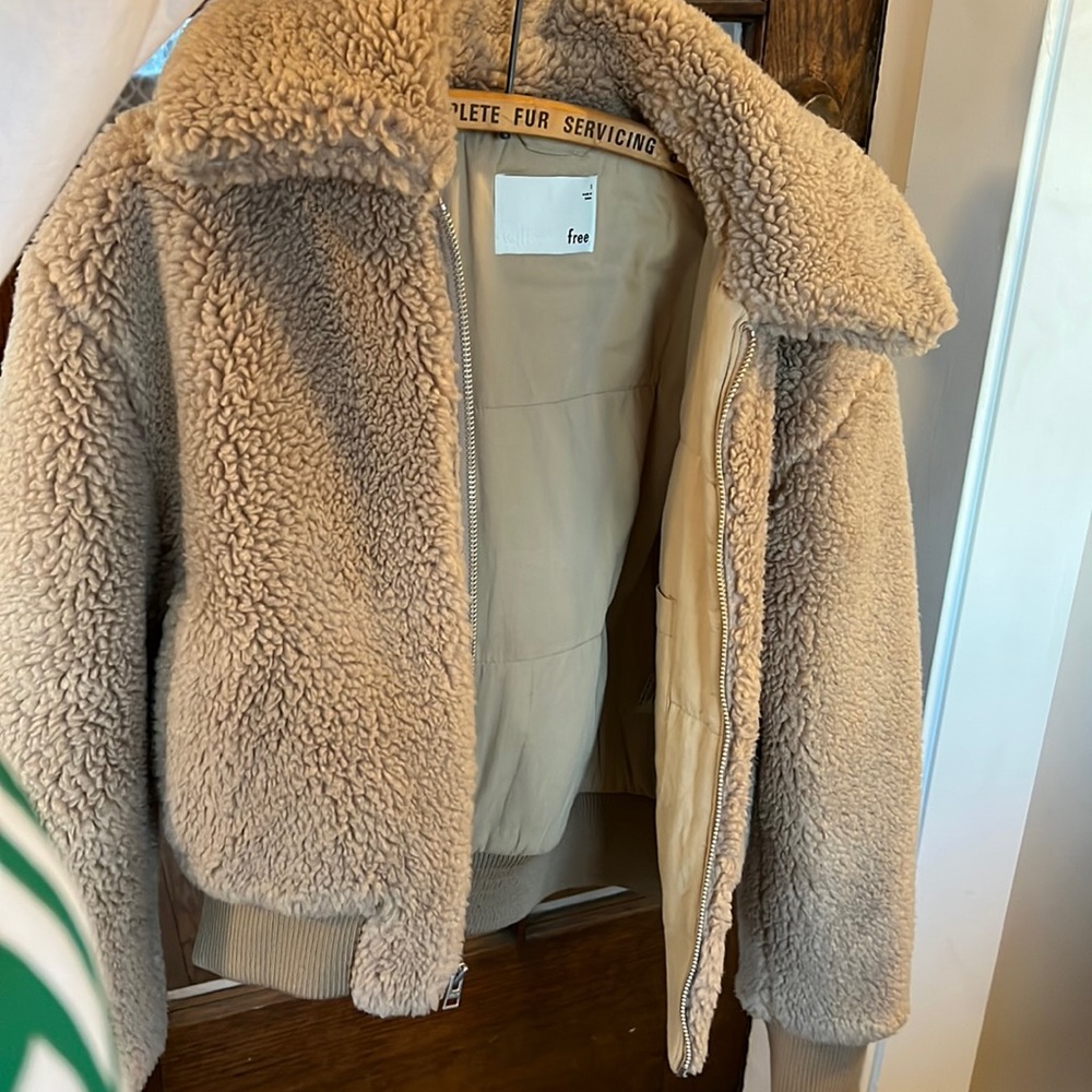Aritzia Wilfred fleece teddy jacket